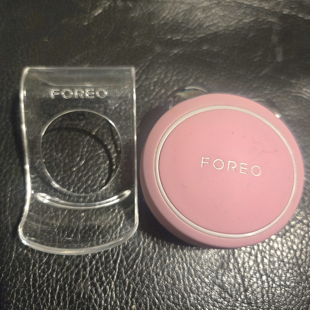 FOREO BEAR Mini Microcurrent Facial Device - Picture 2 of 5